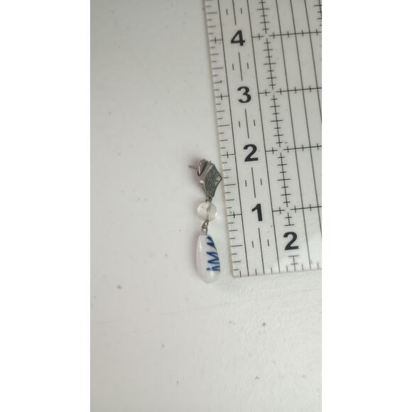 Vintage Avon Earrings White Blue Teardrop Dangle Delft Blue Porcelain - Picture 5 of 5